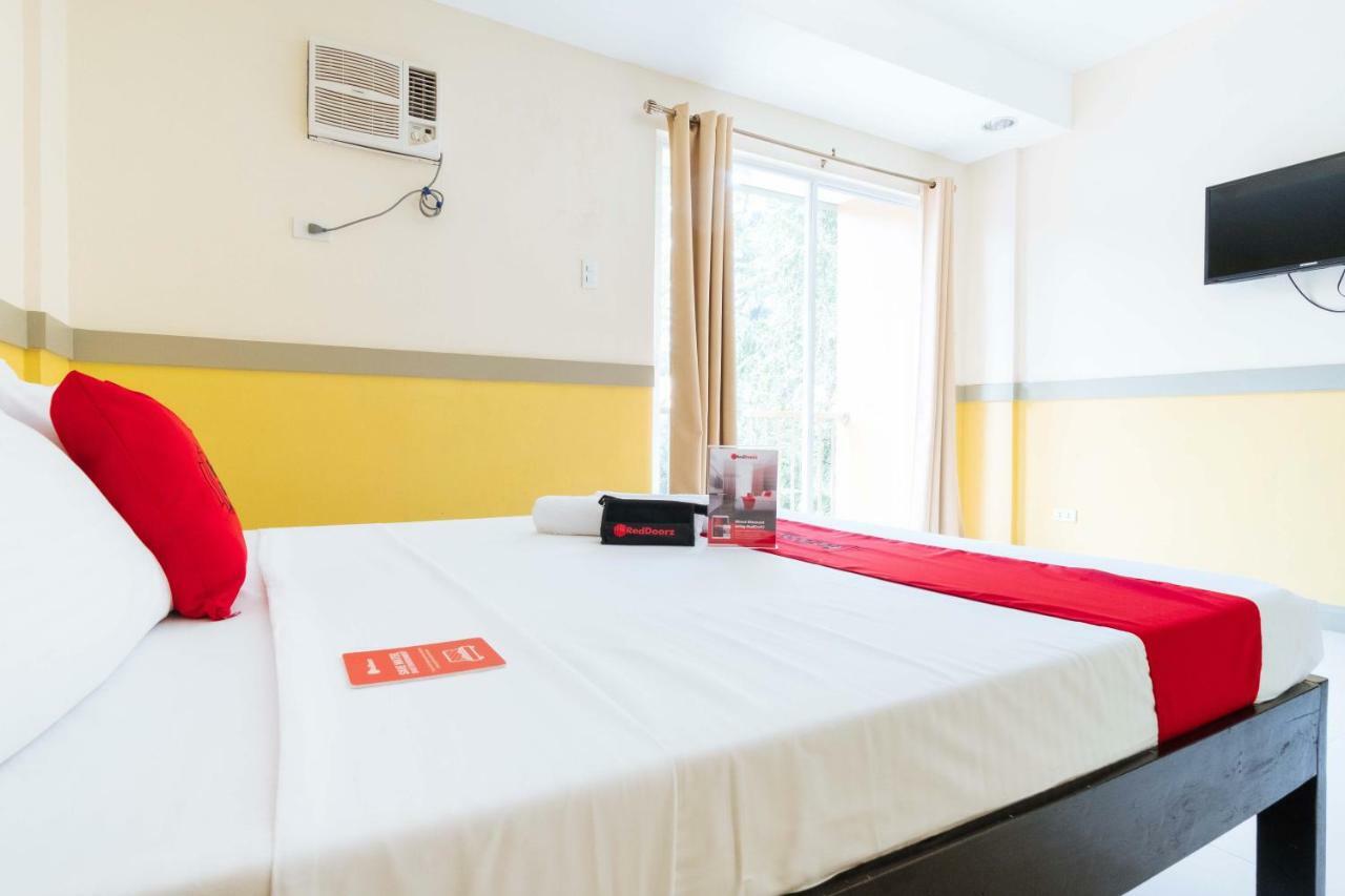 Готель Reddoorz Premium @ Gabinete Road Palawan Puerto Princesa Екстер'єр фото