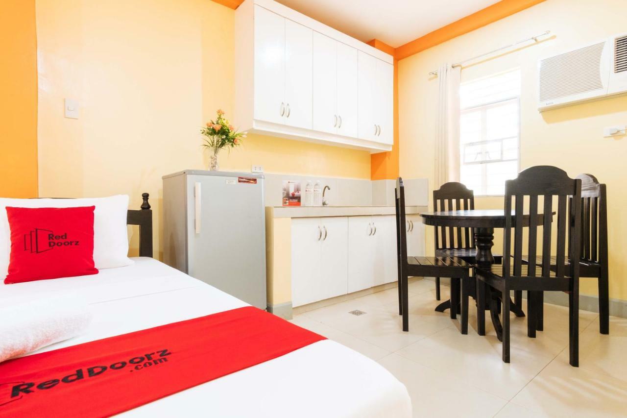Готель Reddoorz Premium @ Gabinete Road Palawan Puerto Princesa Екстер'єр фото